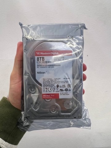 WD RED PLUS NAS WARE 4TB - DISQUE DUR HDD 3.5" - 7200 RPM - SATA 6 GB/S - 256MB CACHE - WD40EFZZ