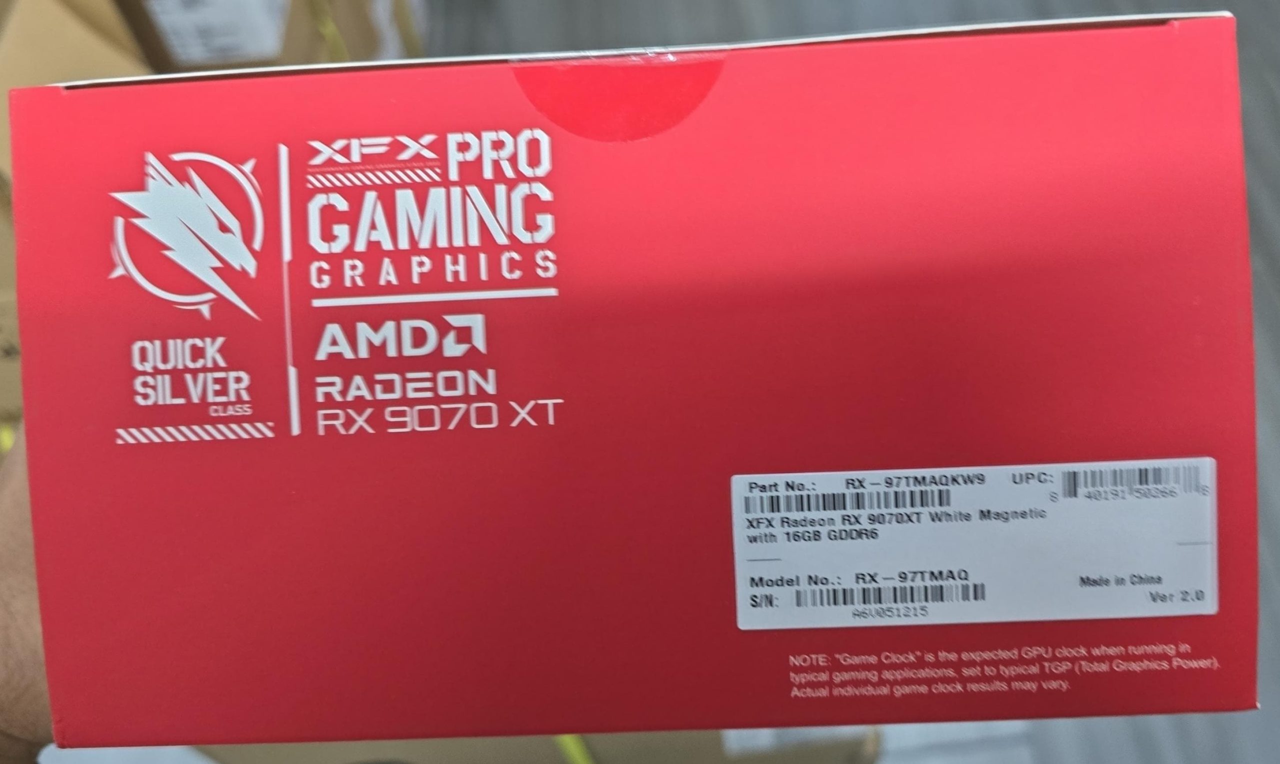 XFX QUICK SILVER RADEON RX 9070 XT WHITE MAGNETIC 16GB - PRO GAMING - GDDR6 -RAY TRACING - 3X FANS – Image 4