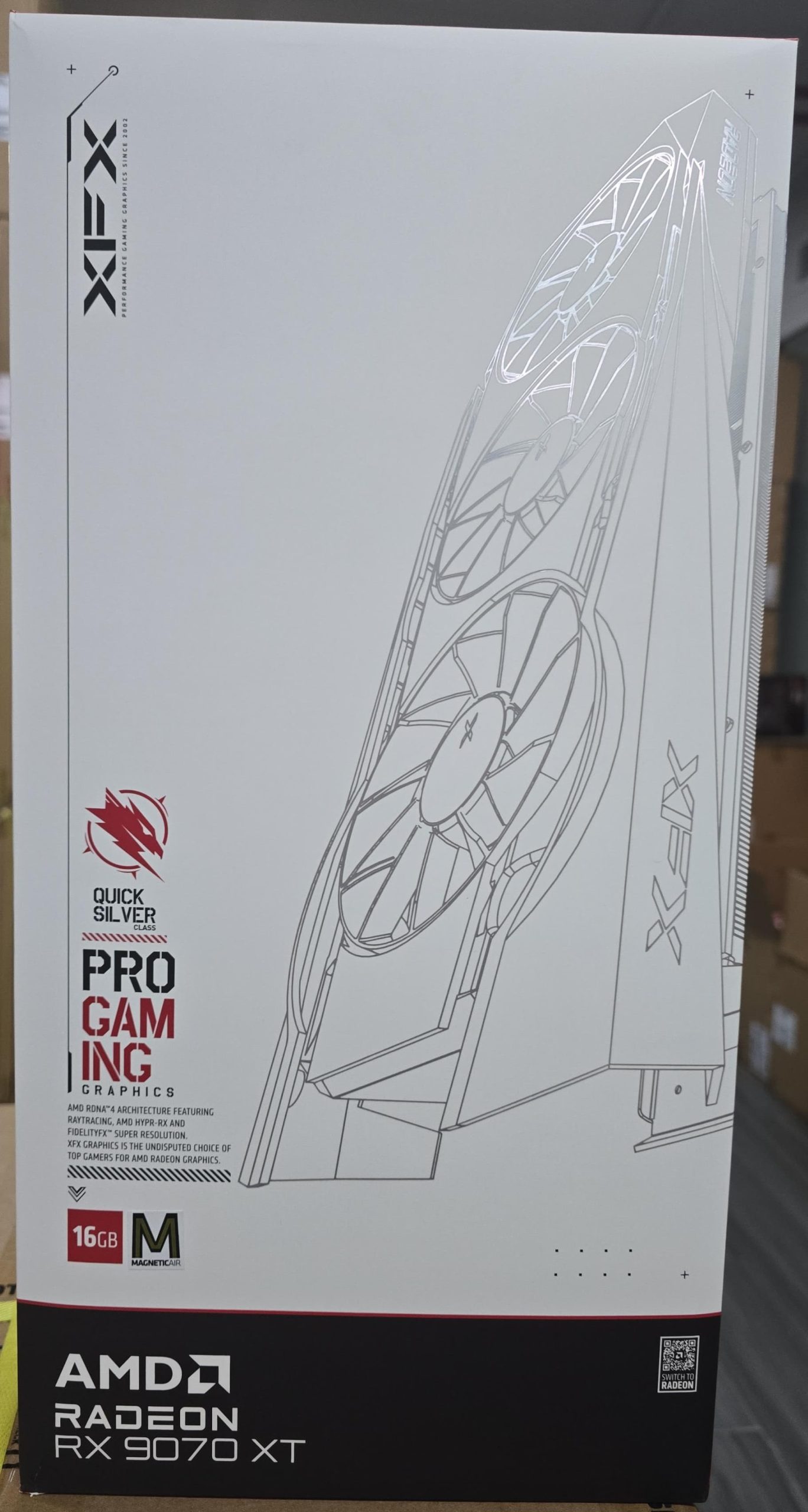 XFX QUICK SILVER RADEON RX 9070 XT WHITE MAGNETIC 16GB - PRO GAMING - GDDR6 -RAY TRACING - 3X FANS – Image 3