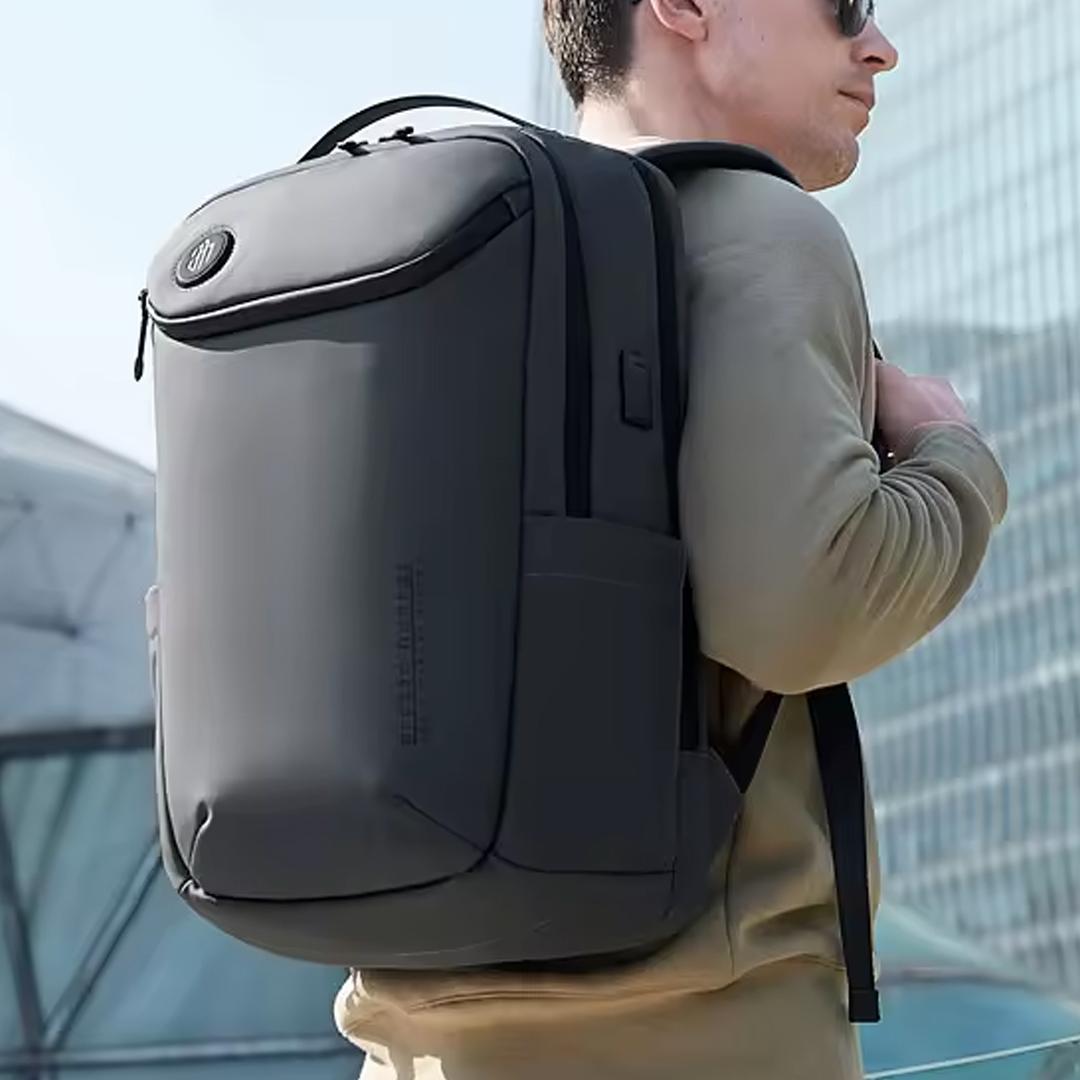 ARCTIC HUNTER B00555 - SAC À DOS 15,6" - 25 LITRES - USB & PRISE KIT - DOCUMENT & LAPTOP - GRIS – Image 2