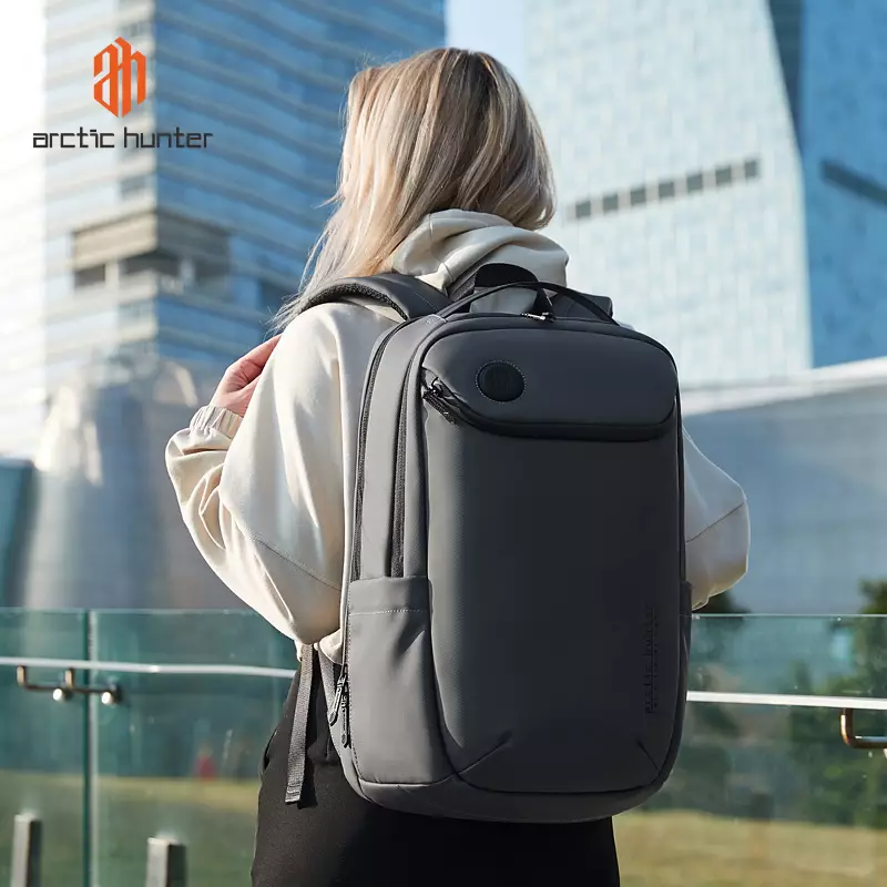 ARCTIC HUNTER B00555 - SAC À DOS 15,6" - 25 LITRES - USB & PRISE KIT - DOCUMENT & LAPTOP - GRIS